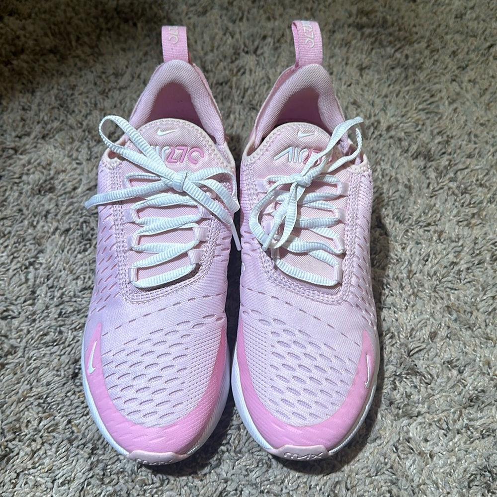Pink Nike air max 270